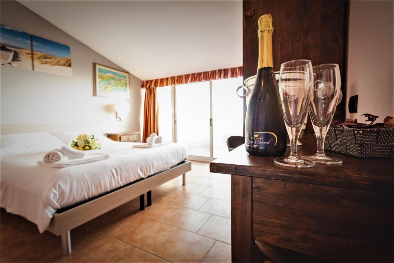 Hotel Villa Paradiso Рипарбела Екстериор снимка