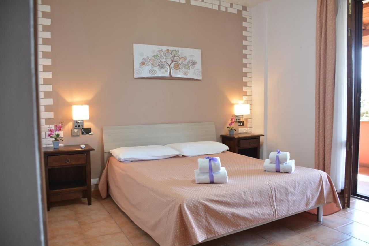 Hotel Villa Paradiso Рипарбела Екстериор снимка
