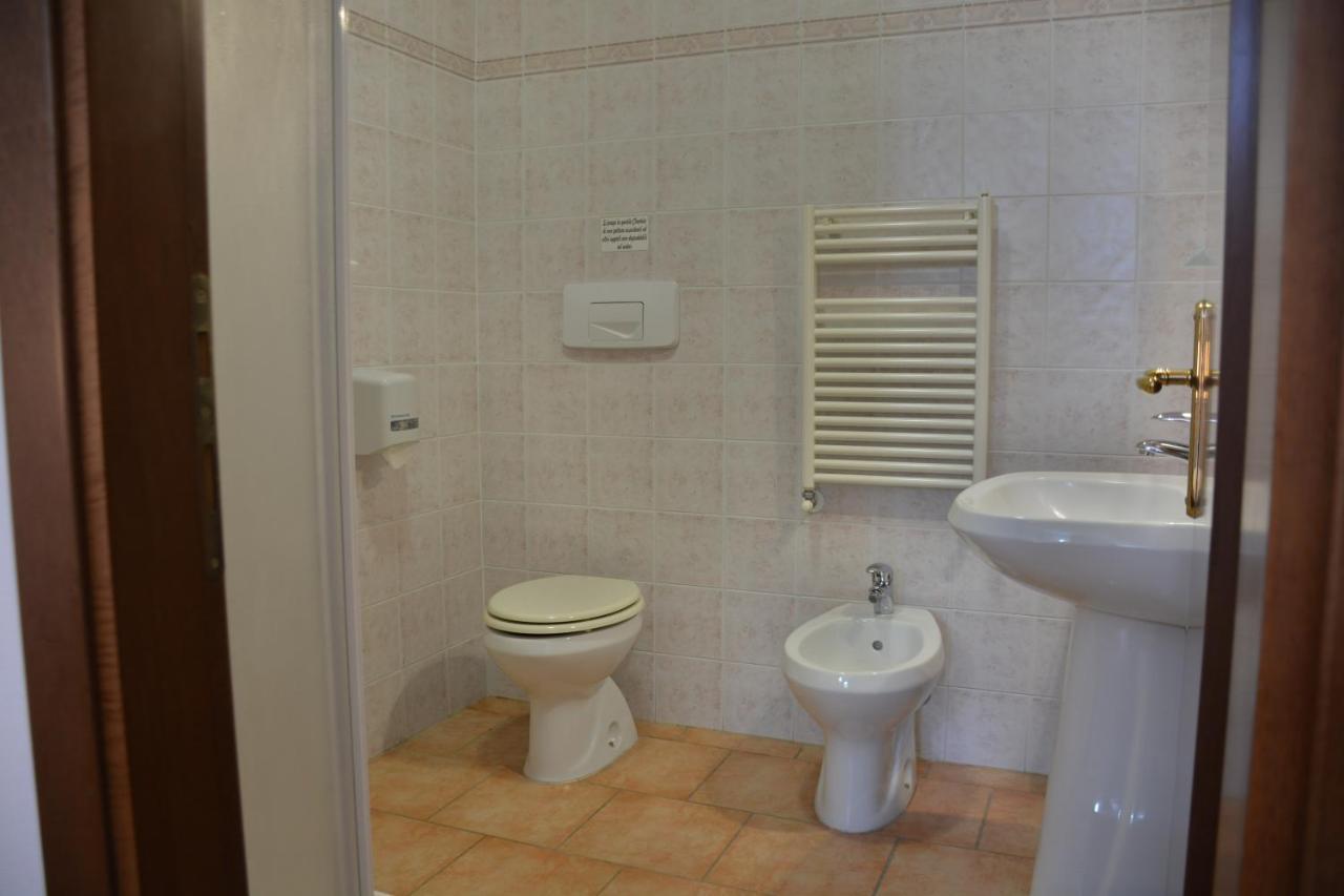 Hotel Villa Paradiso Рипарбела Екстериор снимка