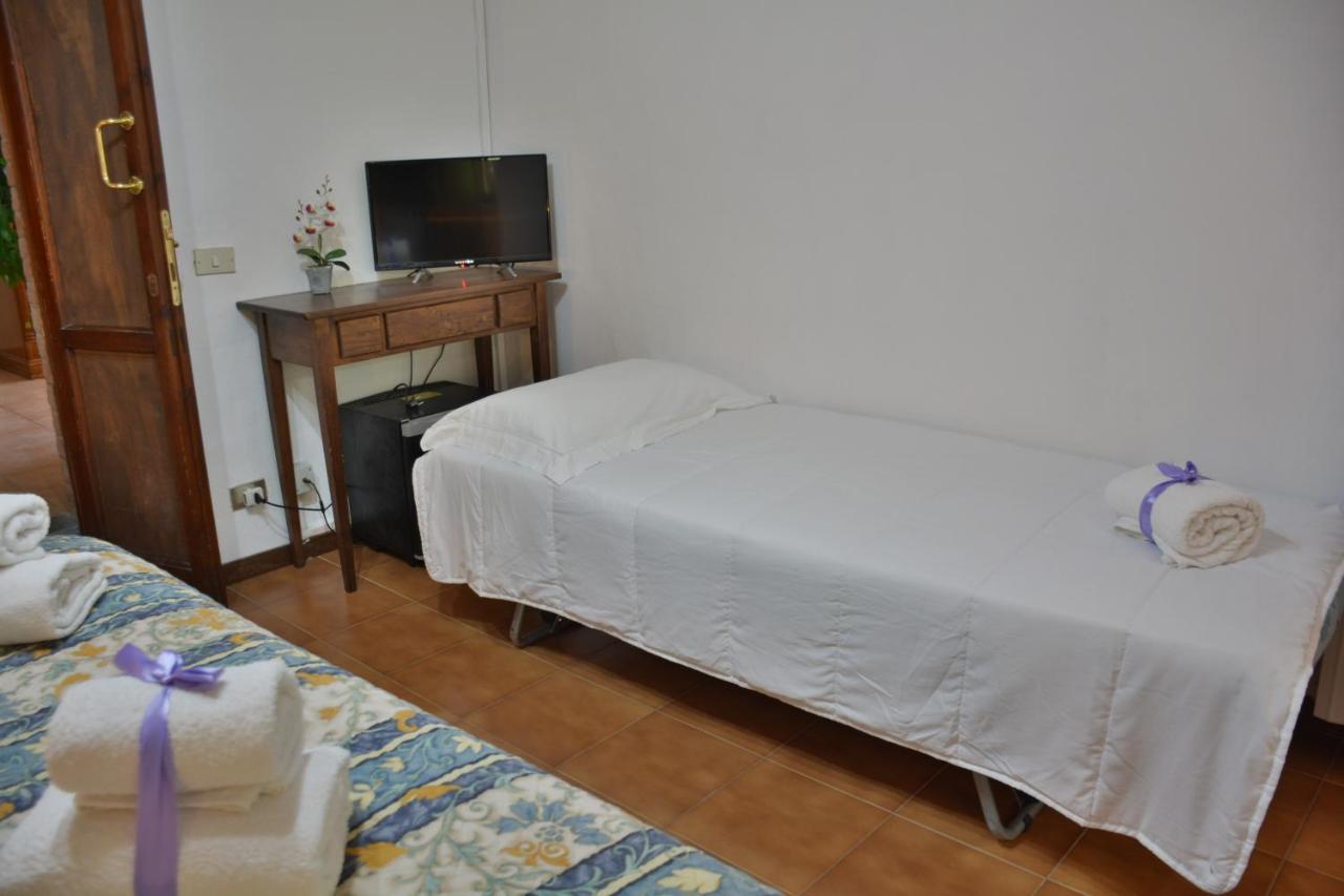 Hotel Villa Paradiso Рипарбела Екстериор снимка