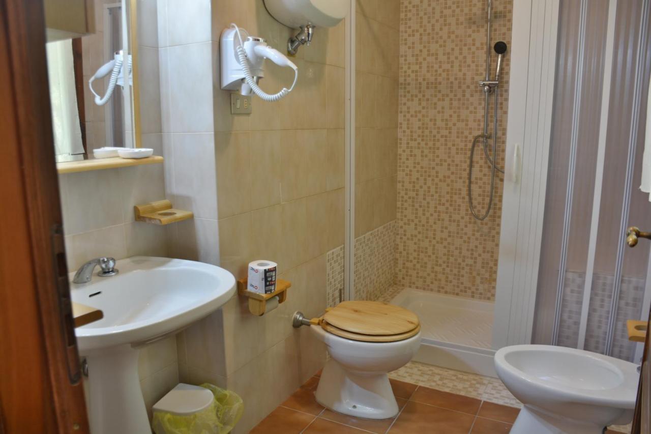 Hotel Villa Paradiso Рипарбела Екстериор снимка