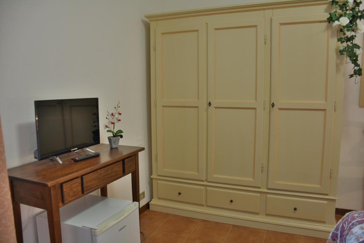 Hotel Villa Paradiso Рипарбела Екстериор снимка