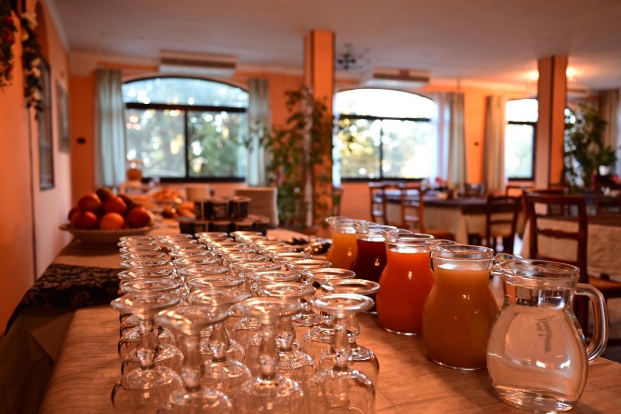 Hotel Villa Paradiso Рипарбела Екстериор снимка
